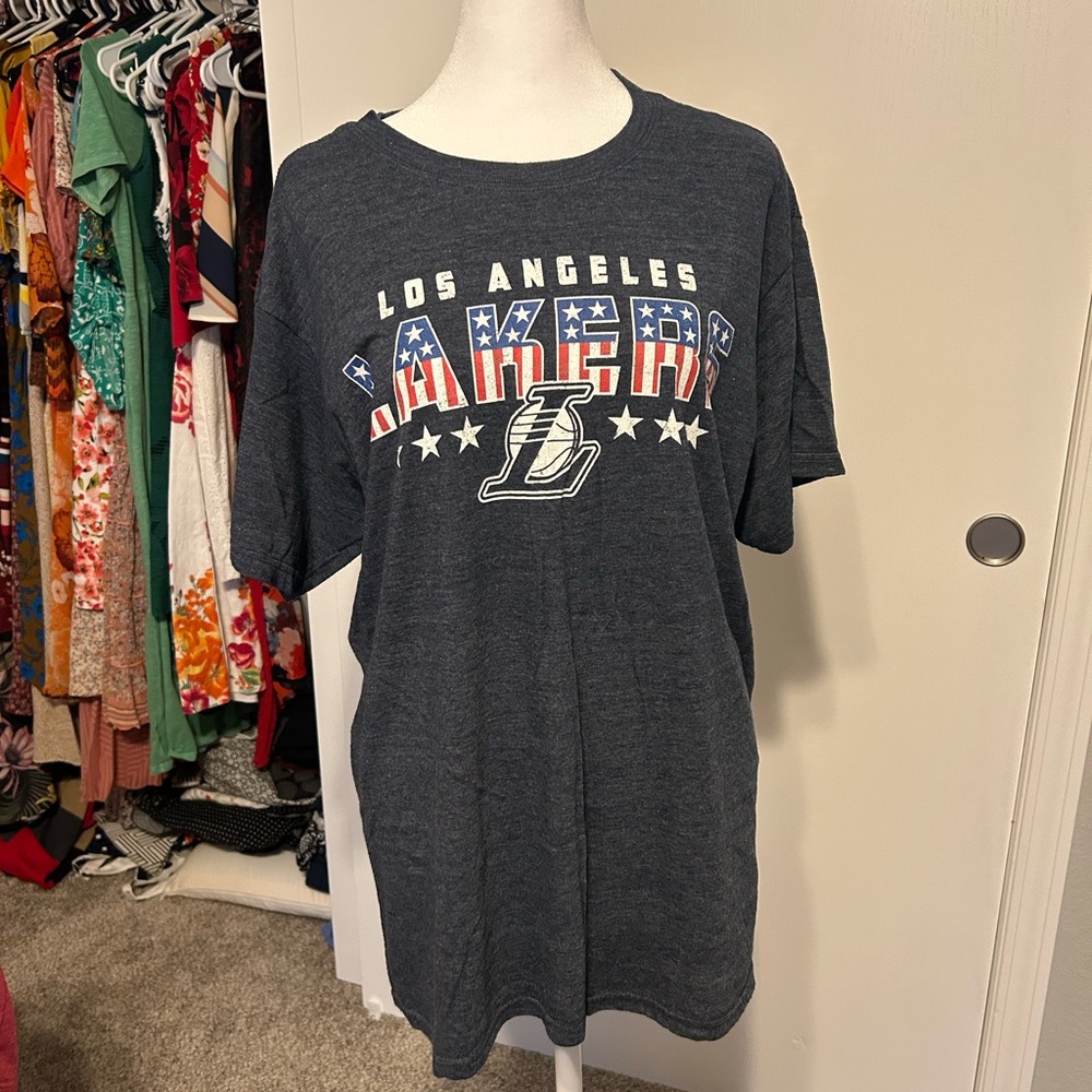Los Angeles Lakers dark blue tshirt. Size XL